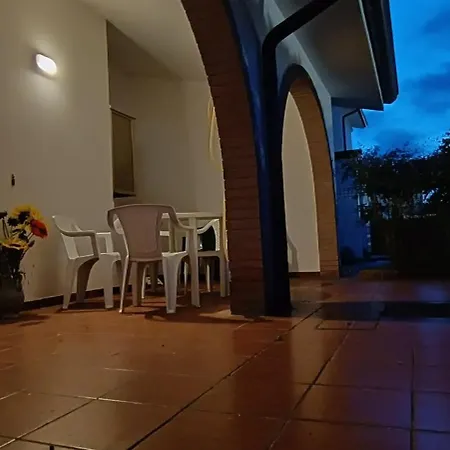 Apartment Casa Schiera Lecci Eraclea Mare